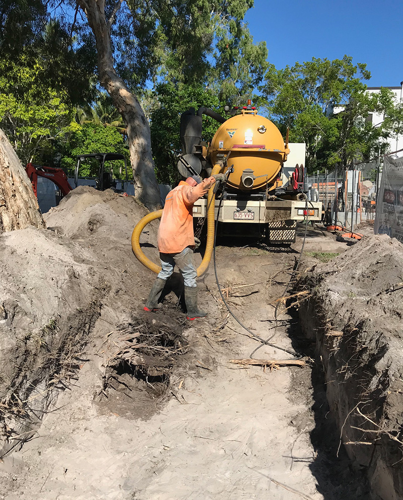 Using hydro vac to excavate sandy soil